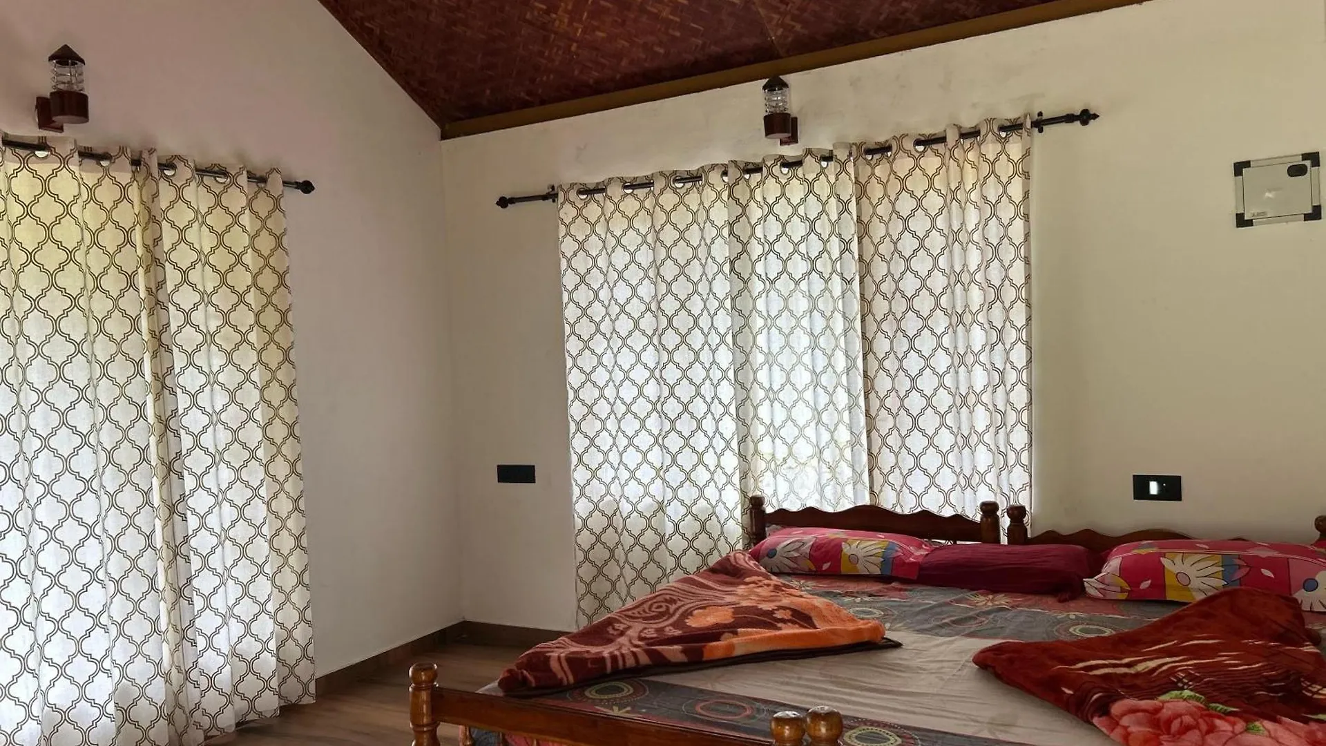 Casa de hóspedes Puregold Resorts Kanthalloor