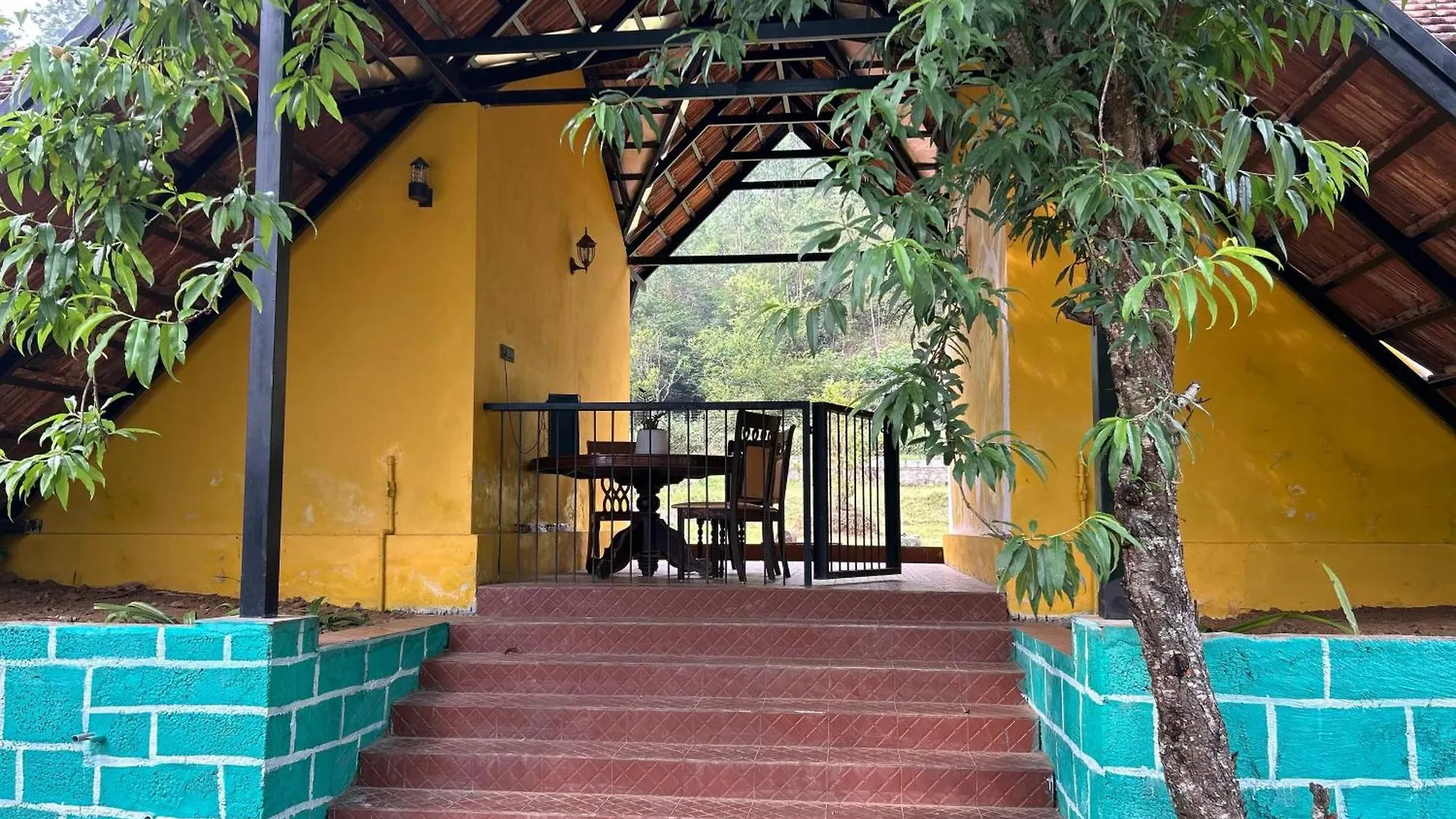 Puregold Resorts Kanthalloor Pensionat